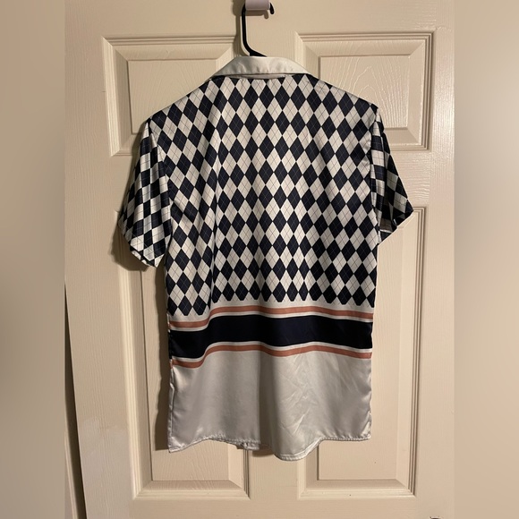 BoohooMAN Mens Satin Shortsleeve Revere Collar Buttondown Shirt - Picture 2 of 2